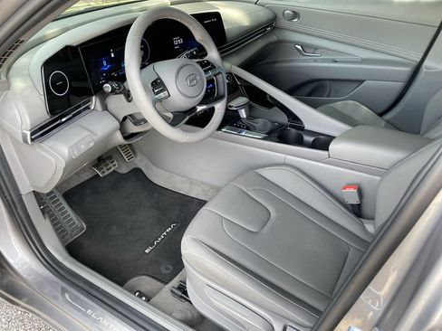 Used 2026 Hyundai Elantra SEL FWD image 4