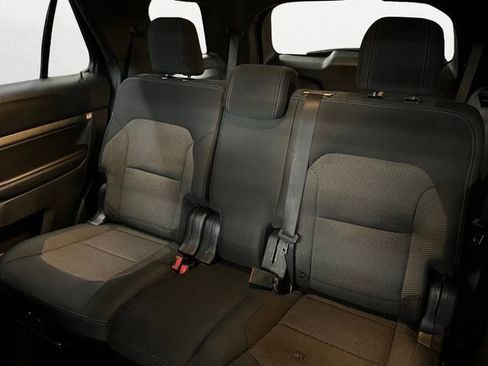 Used 2018 Ford Explorer XLT w/ Equipment Group 201A image 23