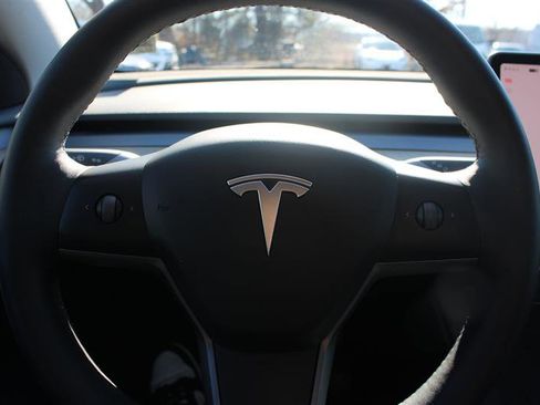 Used 2023 Tesla Model Y Long Range image 15