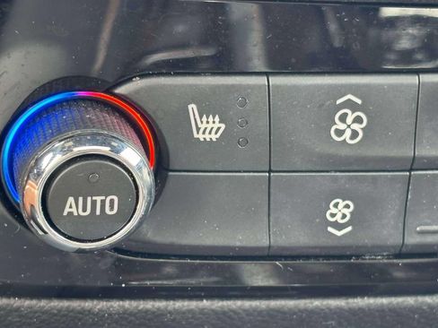 Used 2024 Buick Enclave Essence w/ Experience Buick Package AWD/4WD image 17