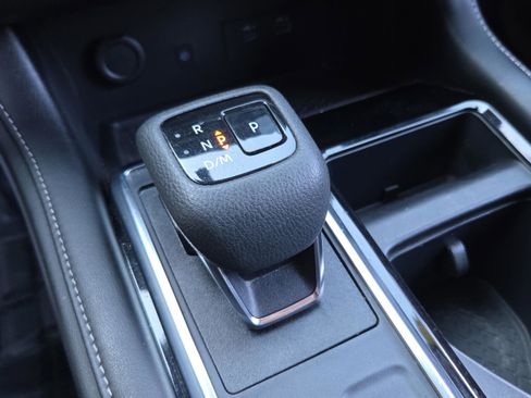 Used 2023 Nissan Pathfinder SL w/ SL Premium Package FWD image 22