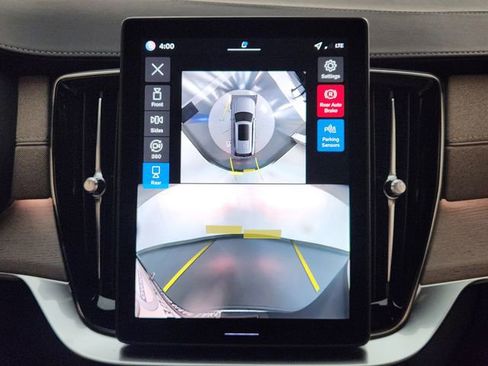 New 2026 Volvo XC90 B6 Plus w/ Protection Package Premier image 18