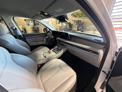 Used 2024 Hyundai Palisade SEL FWD image 23