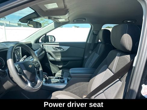 Used 2025 Chevrolet Blazer LT FWD image 11