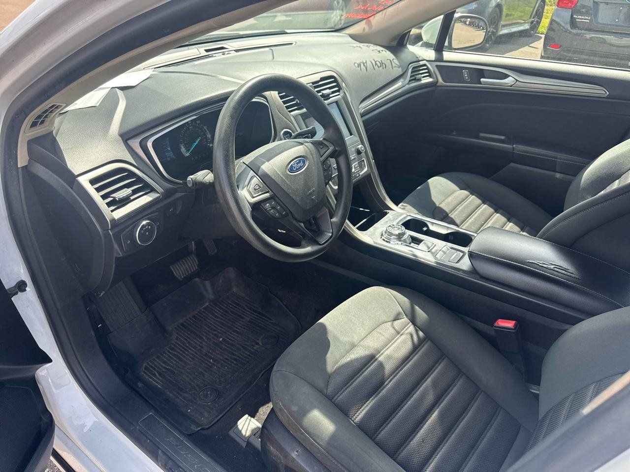 Used 2019 Ford Fusion SE FWD image 9