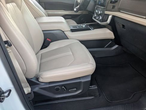 Used 2024 Ford Expedition Max Limited image 29