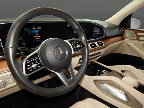 Used 2022 Mercedes-Benz GLE 350 4MATIC w/ AMG Line Exterior image 12