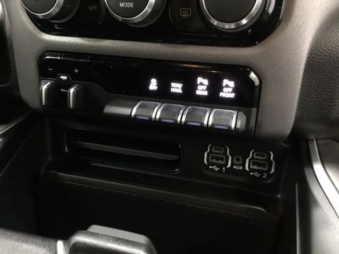 Used 2022 RAM 1500 Big Horn AWD/4WD image 25