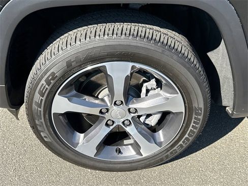 Used 2023 Jeep Grand Cherokee 4WD 4xe image 8