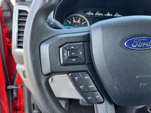 Used 2015 Ford F150 XLT AWD/4WD image 21