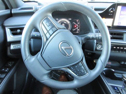 Used 2024 Lexus UX 250h FWD image 35