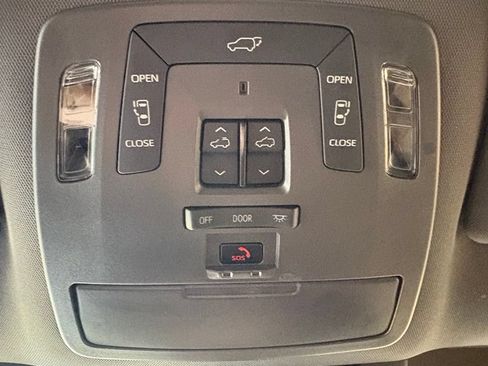 Used 2024 Toyota Sienna Platinum AWD/4WD image 23