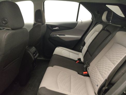 Used 2020 Chevrolet Equinox LS image 18