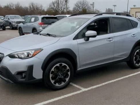 Used 2023 Subaru Crosstrek 2.0i Premium image 4