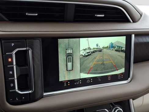 Used 2024 GMC Yukon Denali w/ Advanced Technology Package AWD/4WD image 15