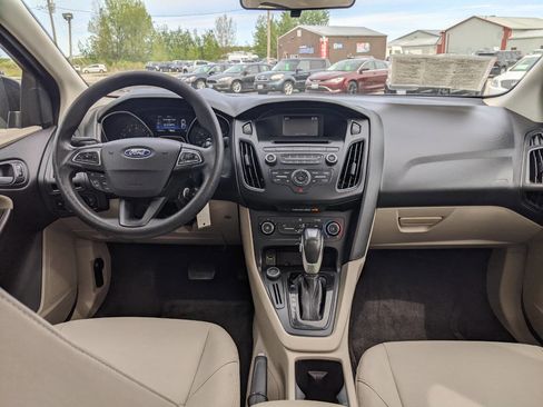 Used 2015 Ford Focus SE FWD image 17