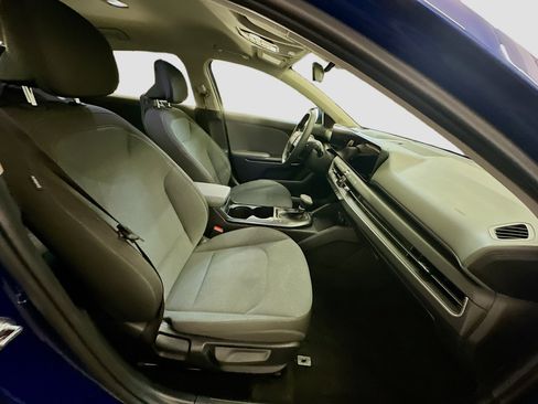 Used 2025 Kia K4 LXS image 31