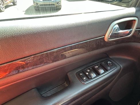 Used 2012 Jeep Grand Cherokee Laredo AWD/4WD image 26