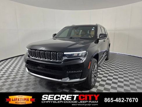Used 2023 Jeep Grand Cherokee L Summit AWD/4WD image 3
