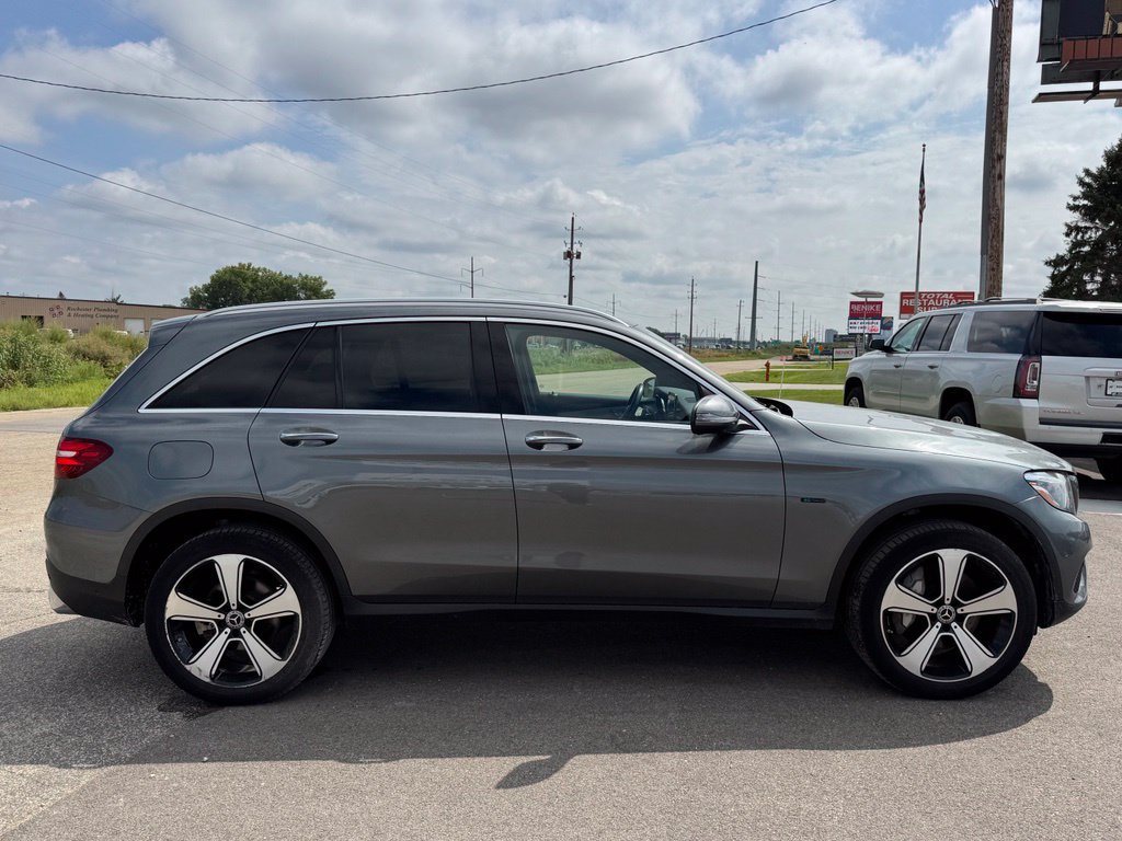 Used 2019 Mercedes-Benz GLC 350e 4MATIC image 32