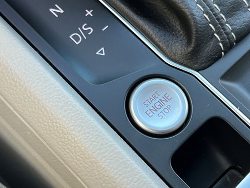 Used 2021 Volkswagen Atlas SE image 23