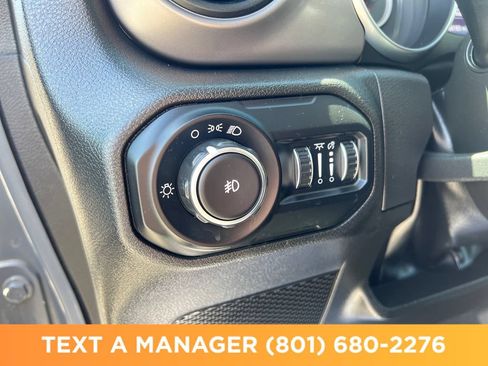 Used 2022 Jeep Wrangler Unlimited Sport AWD/4WD image 31