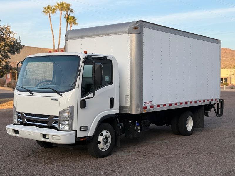 Used 2023 Isuzu NPR RWD image 2