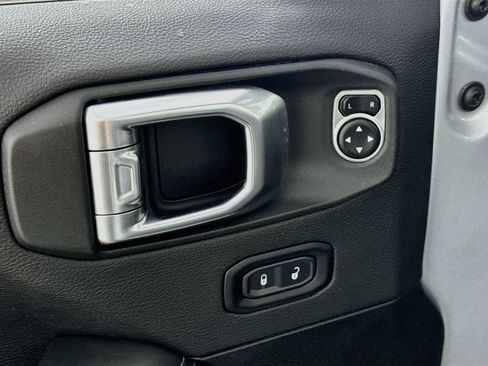 Used 2024 Jeep Wrangler High Altitude AWD/4WD image 21