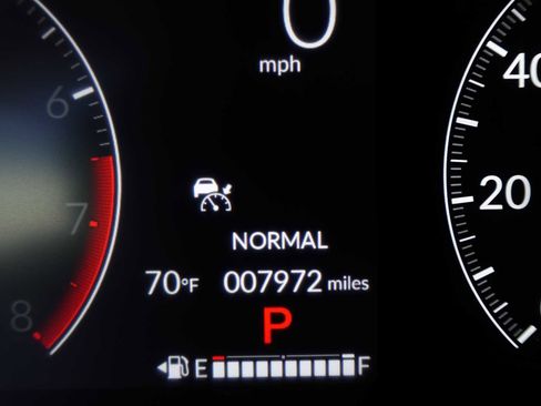 Certified 2025 Honda Pilot Touring image 20