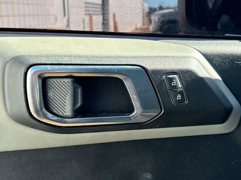 Used 2021 Ford Bronco Badlands image 8