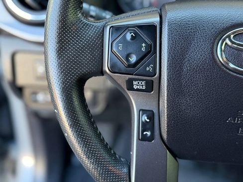 Used 2021 Toyota Tacoma TRD Off-Road w/ Technology Package AWD/4WD image 20