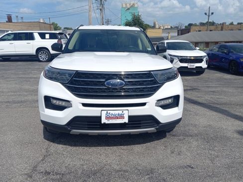 Used 2021 Ford Explorer XLT w/ Equipment Group 202A AWD/4WD image 4