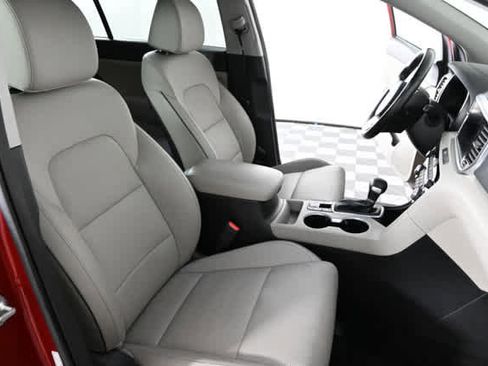 Used 2021 Kia Sportage EX w/ EX Technology Package image 14