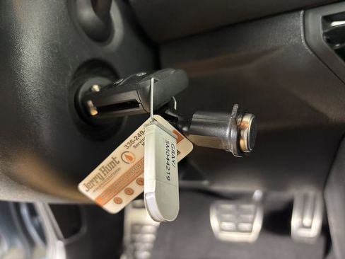 Used 2025 Volkswagen Jetta Sport image 13