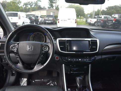 Used 2017 Honda Accord EX-L image 19