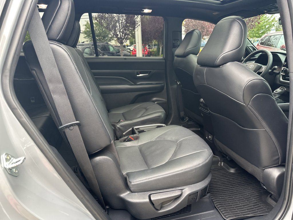 Certified 2025 Toyota Grand Highlander AWD Hybrid image 17