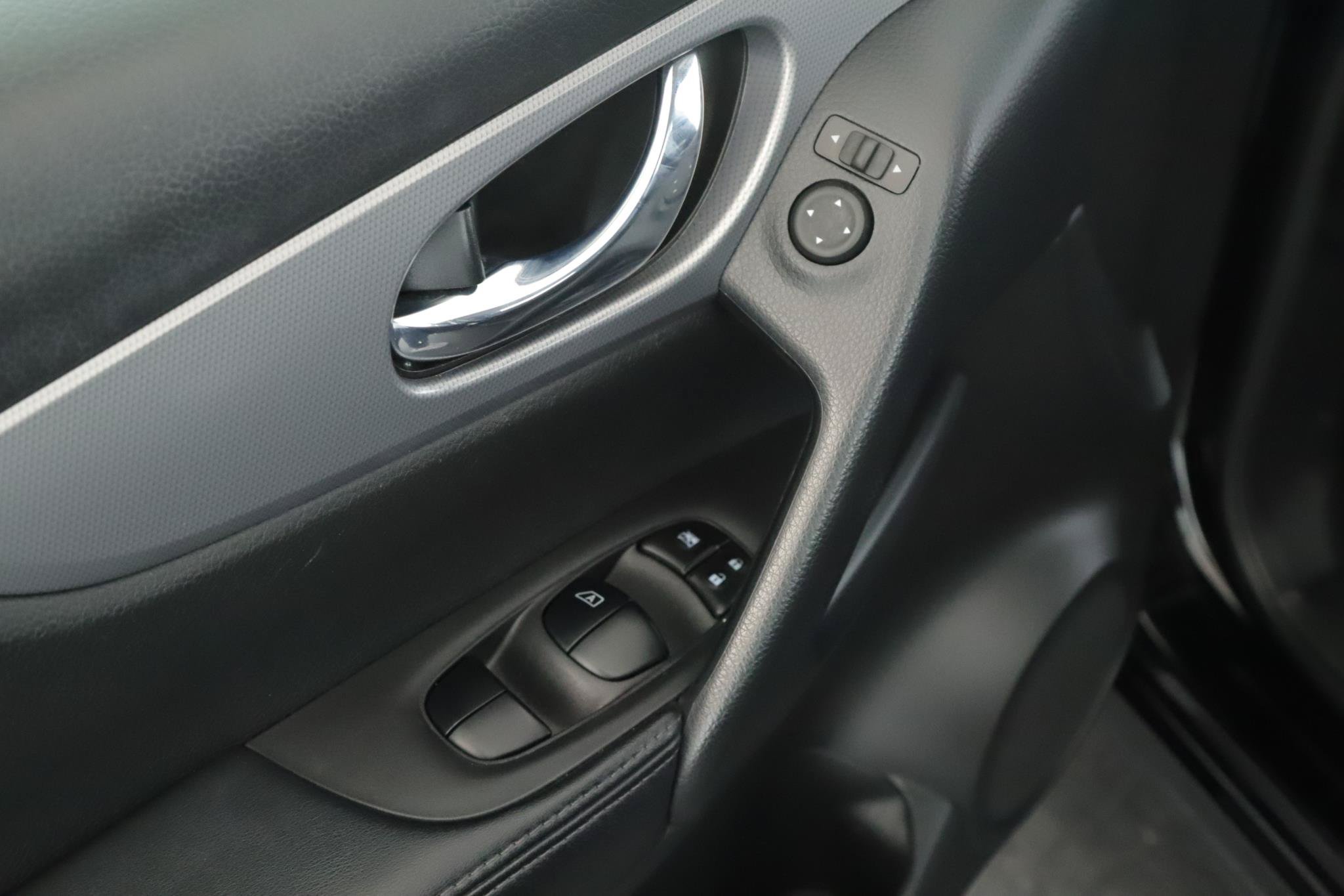 Used 2020 Nissan Rogue Sport SL AWD/4WD image 6