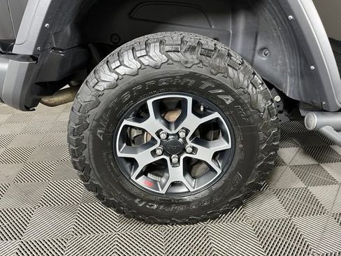 Used 2022 Jeep Wrangler Unlimited Rubicon AWD/4WD image 12