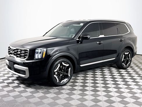 Used 2023 Kia Telluride S image 4