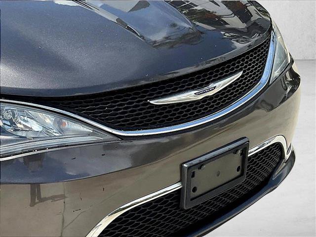 Used 2020 Chrysler Pacifica Touring-L FWD image 27