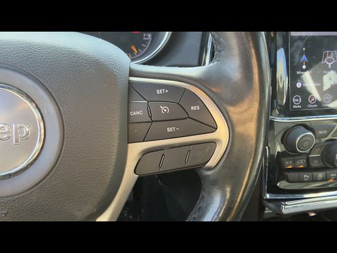 Used 2020 Jeep Grand Cherokee Limited RWD image 9