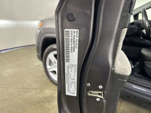 Used 2023 Jeep Compass Latitude w/ Sun and Sound Group AWD/4WD image 37
