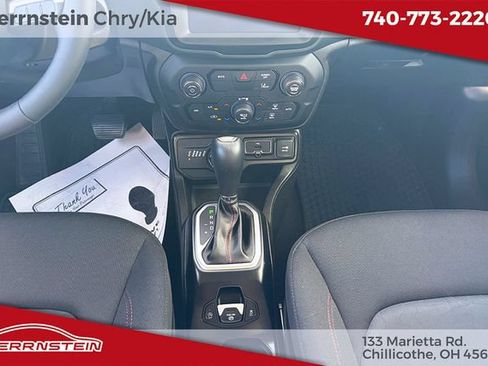 Used 2023 Jeep Renegade Trailhawk AWD/4WD image 12