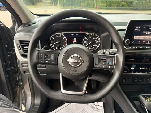 Used 2024 Nissan Rogue SV FWD image 28