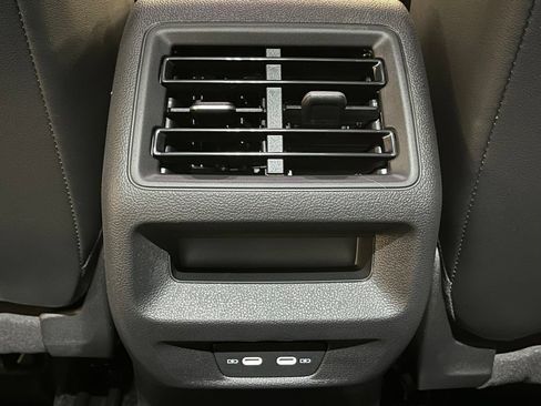 New 2026 Volkswagen Tiguan SE AWD/4WD image 23