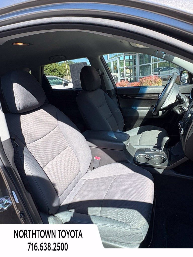 Used 2013 Kia Sorento LX AWD/4WD image 5