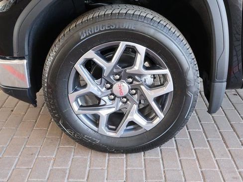 New 2026 GMC Sierra 1500 SLE image 9