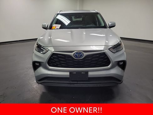 Used 2023 Toyota Highlander XLE AWD/4WD image 3