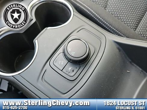 Used 2024 GMC Terrain SLE FWD image 16