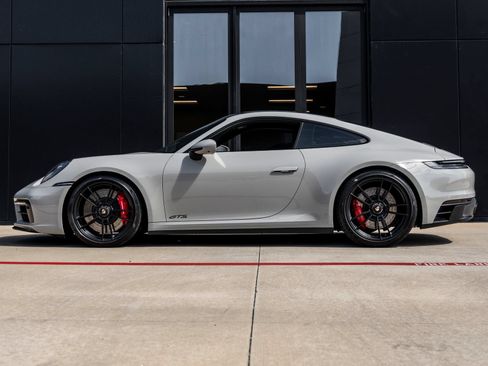 Used 2022 Porsche 911 Carrera 4 GTS AWD/4WD image 2